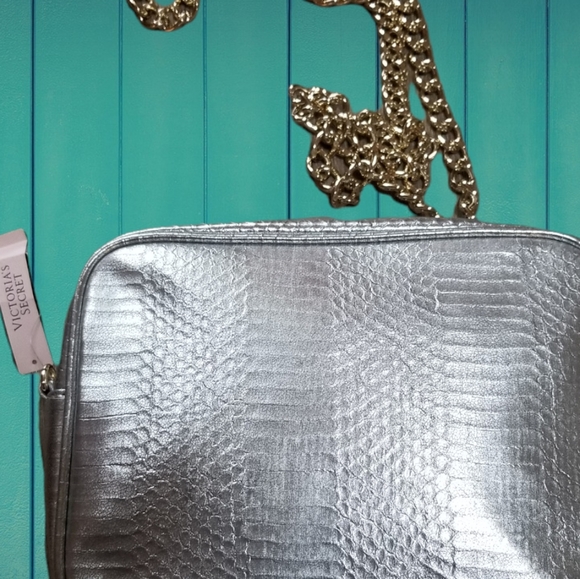 NWT Victoria Secret mock croc metallic silver and gold crossbody. - Picture 3 of 11
